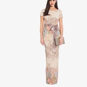NWT  FLORAL MATELASSE GOWN IN BLUSH MULTI